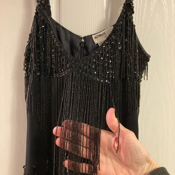 Gorgeous Vintage Beaded Dress. 100% Silk. Sequins and beads. Size Small. - Picture 2 of 9